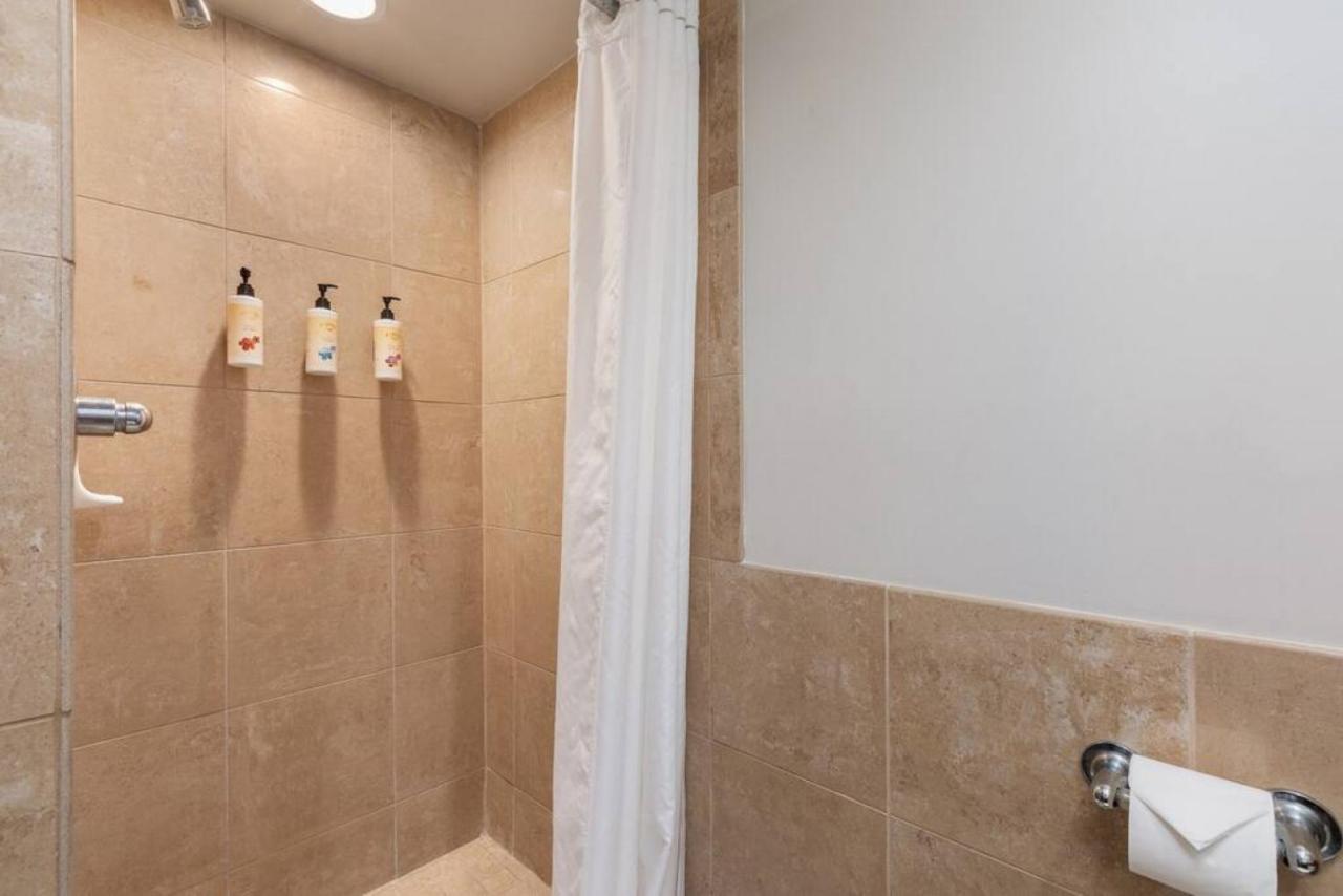 Villa Incredible Location Free Parking In Waikiki Honolulu Esterno foto